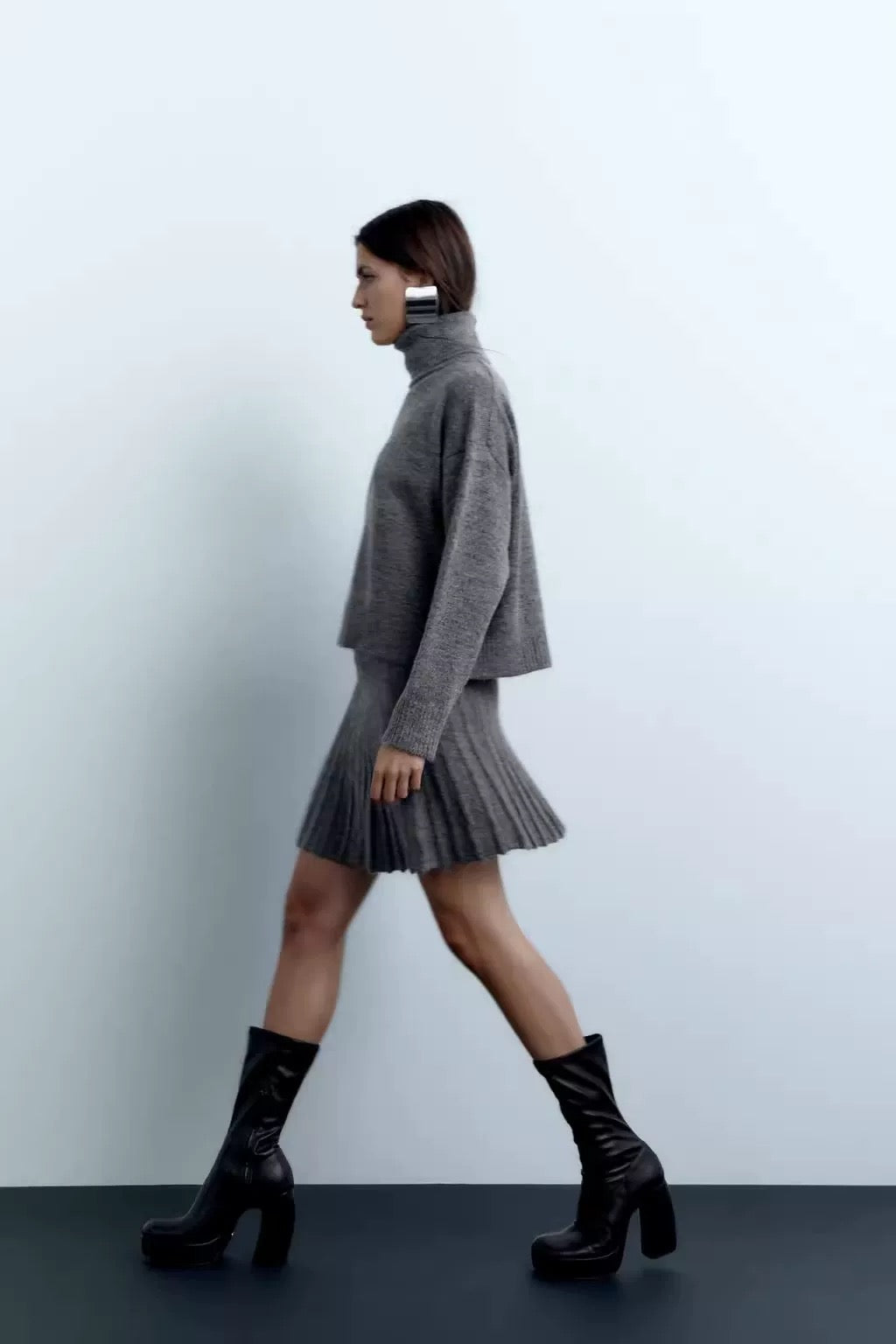 Viraler Zweiteiler Grau